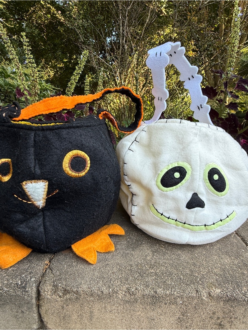 VTG Kids Halloween Plush Trick-or-Treat Bag - Black Owl & White Glow Skull YTK